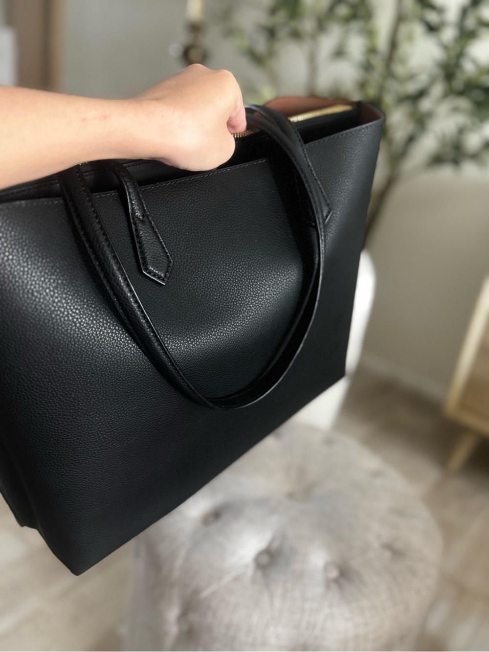 Triple Compartment Quince Italian Leather Black work tote bag - Picture 8 of 16